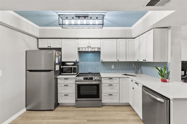 1028 APOLLO BEACH BOULEVARD 21, Apollo Beach, FL 33572