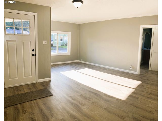 507 CLARK St, Kelso, WA 98626