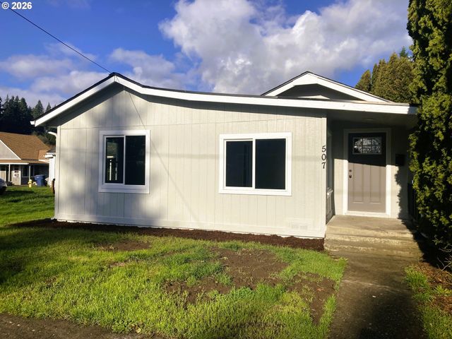 507 CLARK St, Kelso, WA 98626