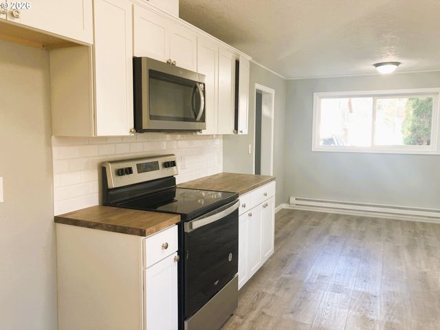 507 CLARK St, Kelso, WA 98626