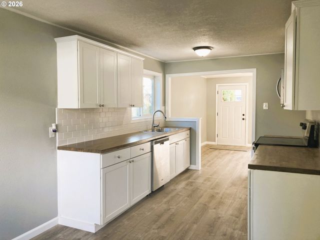 507 CLARK St, Kelso, WA 98626