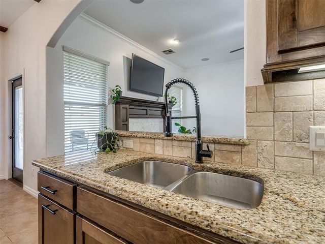 9105 NW 89th Street, Yukon, OK 73099