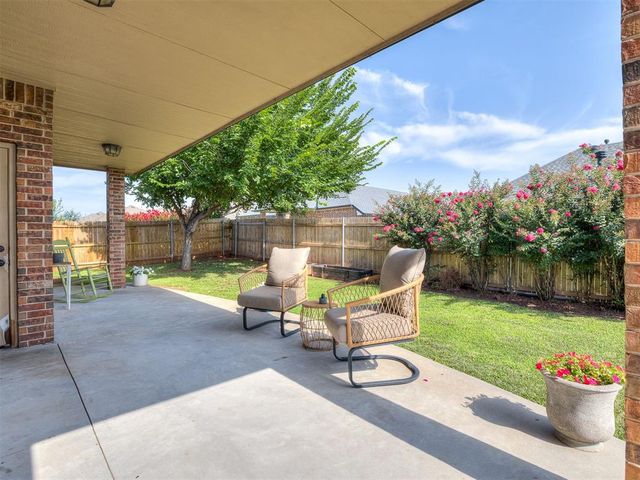 9105 NW 89th Street, Yukon, OK 73099