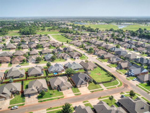 9105 NW 89th Street, Yukon, OK 73099