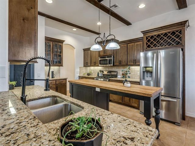 9105 NW 89th Street, Yukon, OK 73099