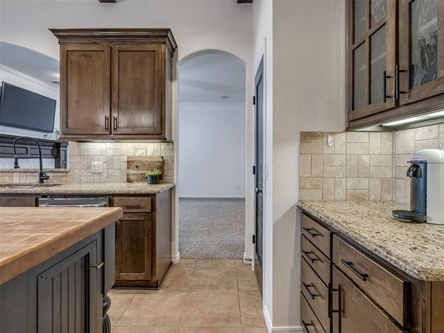 9105 NW 89th Street, Yukon, OK 73099