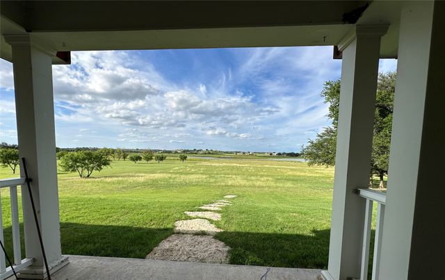 333 Lake Point, Comanche, TX 76442