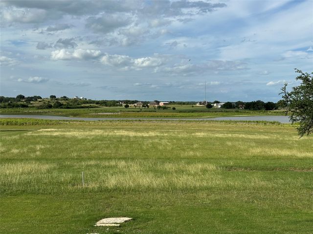 333 Lake Point, Comanche, TX 76442