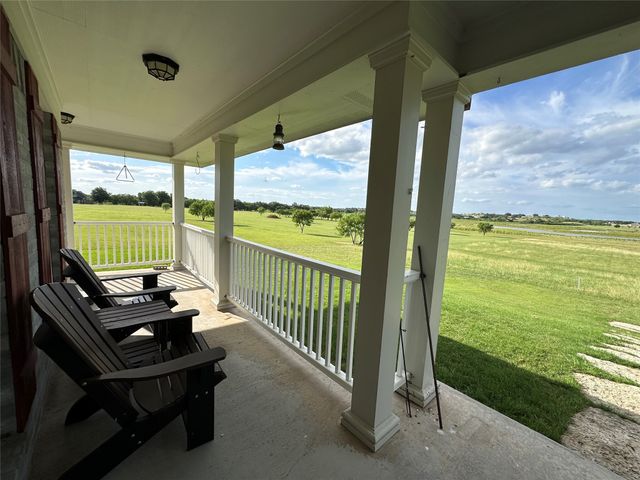 333 Lake Point, Comanche, TX 76442