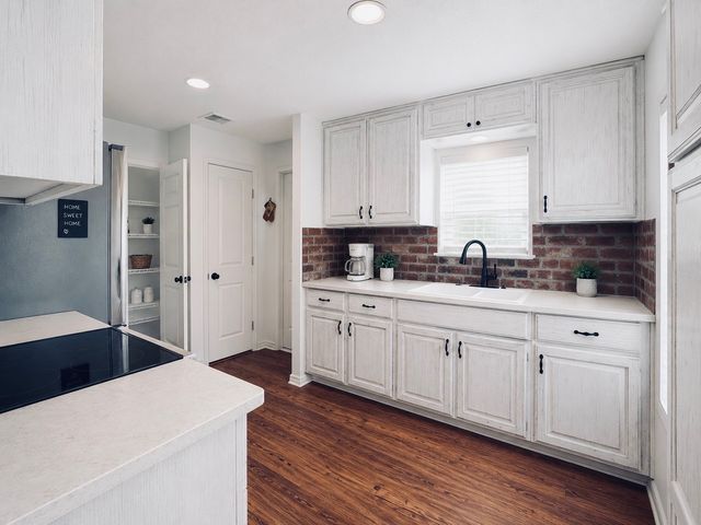 333 Lake Point, Comanche, TX 76442