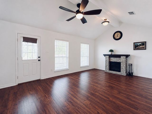 333 Lake Point, Comanche, TX 76442