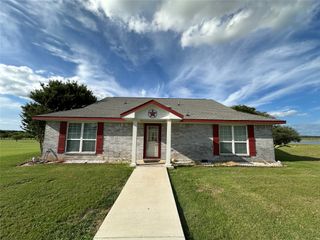 333 Lake Point, Comanche, TX 76442