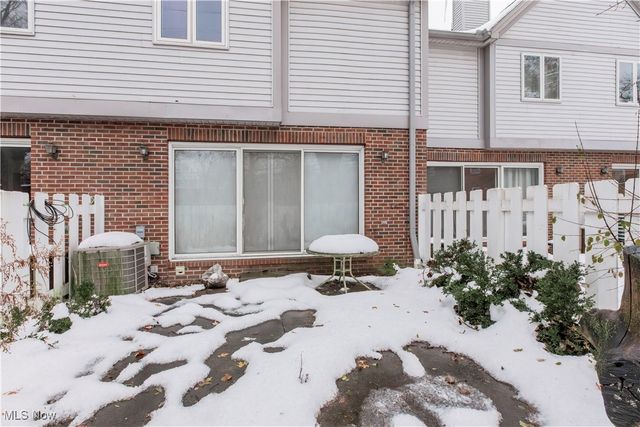 13411 Larchmere Boulevard 303, Shaker Heights, OH 44120