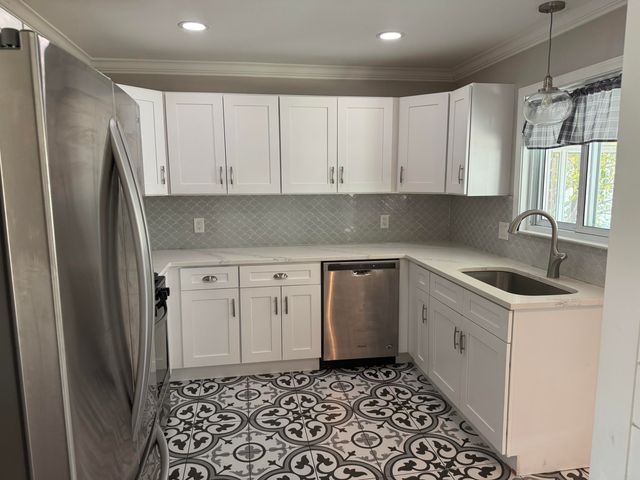 25147 Collingwood Street, Roseville, MI 48066