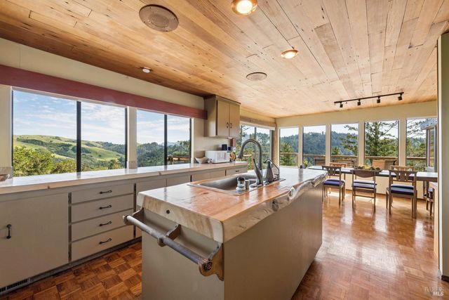 40 El Mirador Dr, Nicasio, CA 94946