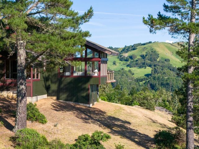 40 El Mirador Dr, Nicasio, CA 94946