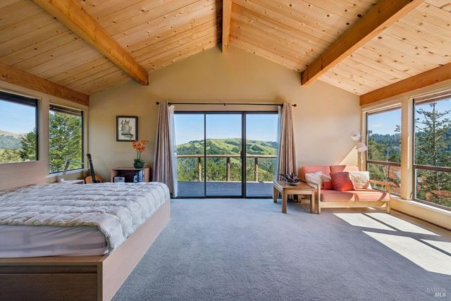 40 El Mirador Dr, Nicasio, CA 94946