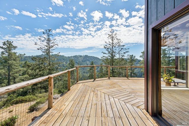 40 El Mirador Dr, Nicasio, CA 94946