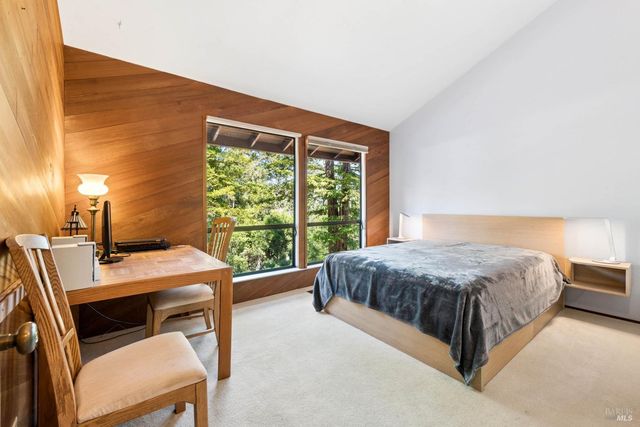 40 El Mirador Dr, Nicasio, CA 94946