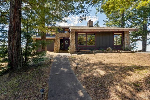 40 El Mirador Dr, Nicasio, CA 94946