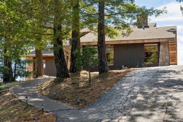 40 El Mirador Dr, Nicasio, CA 94946