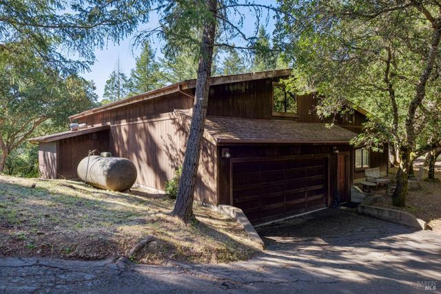 40 El Mirador Dr, Nicasio, CA 94946