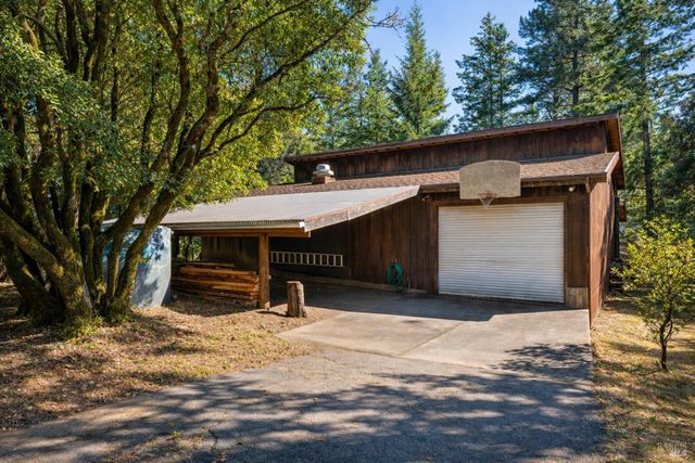 40 El Mirador Dr, Nicasio, CA 94946