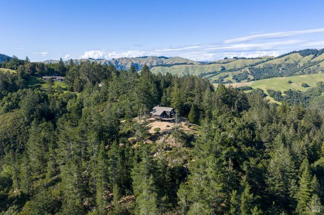 40 El Mirador Dr, Nicasio, CA 94946
