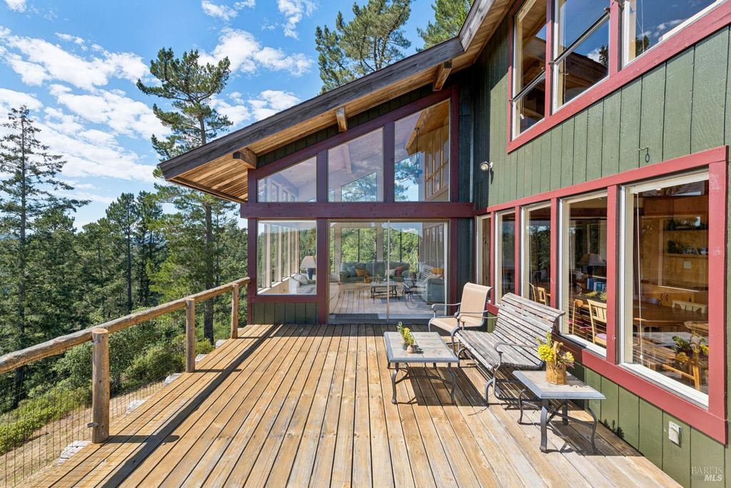 40 El Mirador Dr, Nicasio, CA 94946