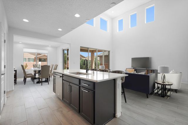 923 Zafiro Road SE, Rio Rancho, NM 87124