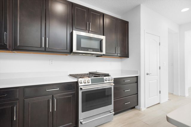 923 Zafiro Road SE, Rio Rancho, NM 87124