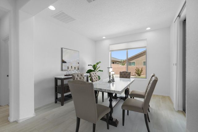 923 Zafiro Road SE, Rio Rancho, NM 87124