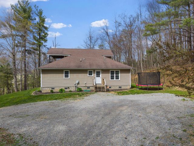 10071 Fortune Ridge RD, Bent Mountain, VA 24059