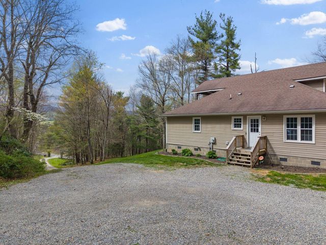 10071 Fortune Ridge RD, Bent Mountain, VA 24059