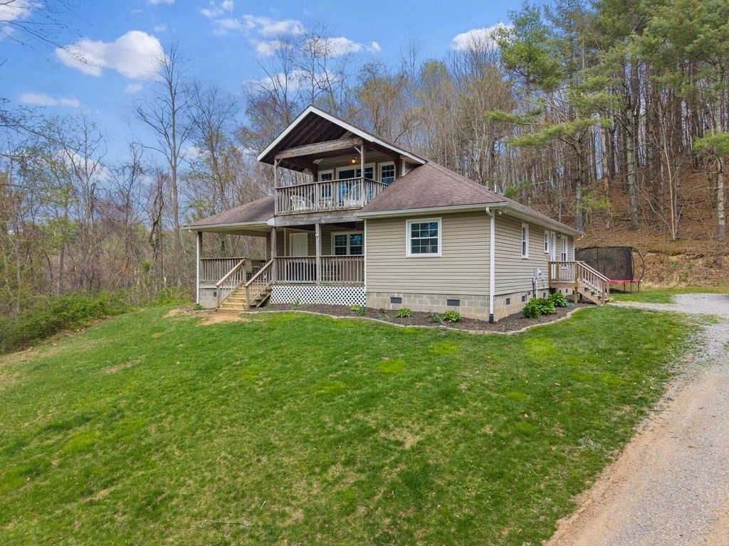 10071 Fortune Ridge RD, Bent Mountain, VA 24059
