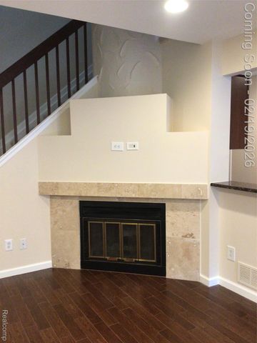 31208 Country Way, Farmington Hills, MI 48331