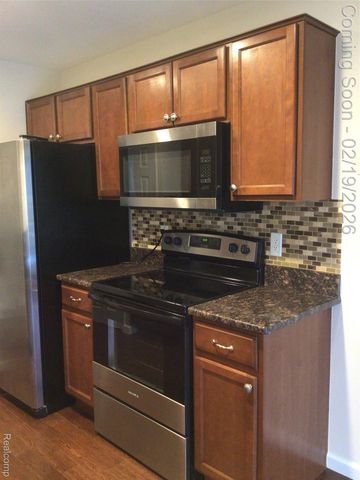 31208 Country Way, Farmington Hills, MI 48331