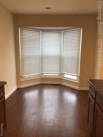 31208 Country Way, Farmington Hills, MI 48331