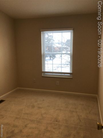 31208 Country Way, Farmington Hills, MI 48331