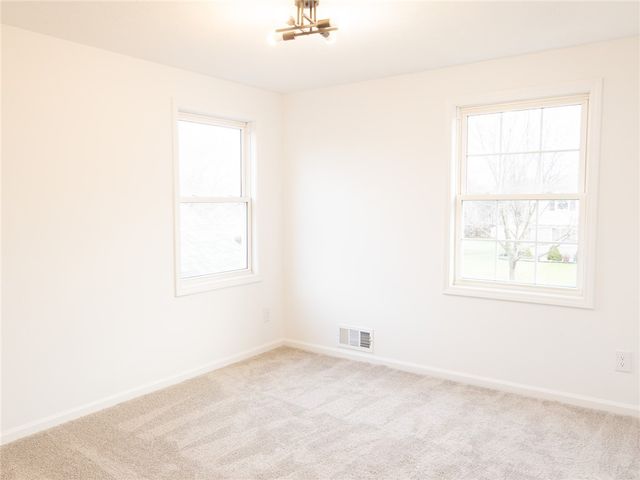 65 Hazel Bark, Gates, NY 14606