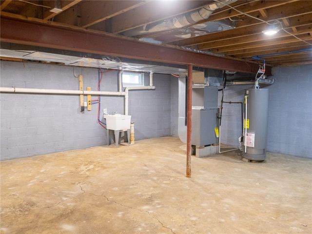 65 Hazel Bark, Gates, NY 14606