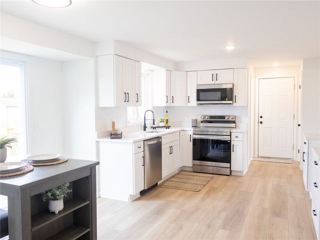 65 Hazel Bark, Gates, NY 14606