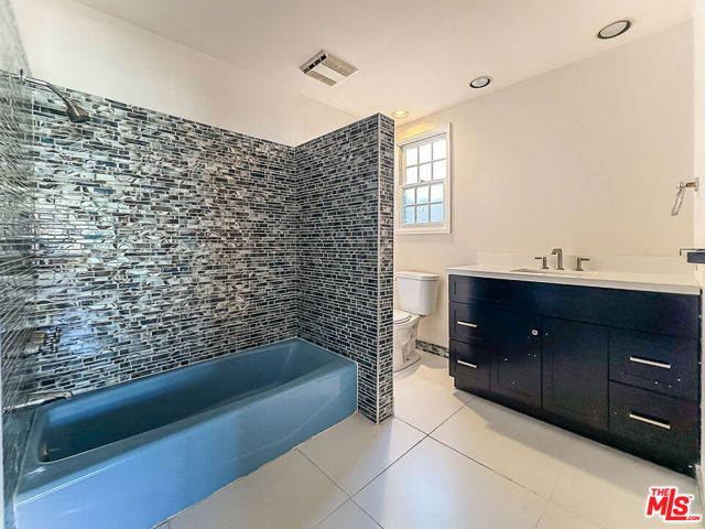 2445 22nd Street, Santa Monica, CA 90405