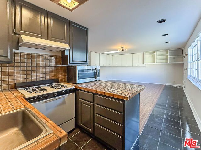 2445 22nd Street, Santa Monica, CA 90405