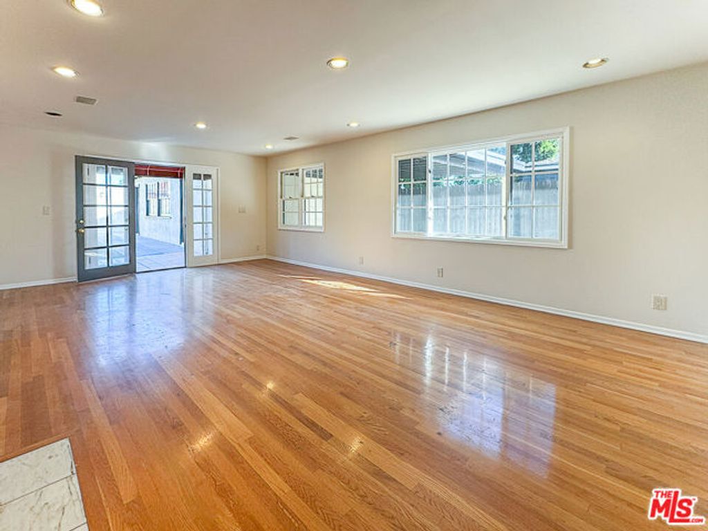 2445 22nd Street, Santa Monica, CA 90405