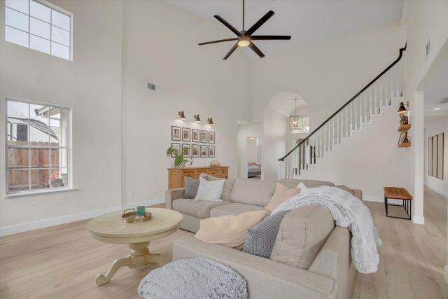 710 Vermeulen Dr, Ripon, CA 95366