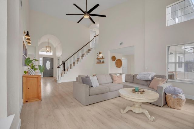 710 Vermeulen Dr, Ripon, CA 95366