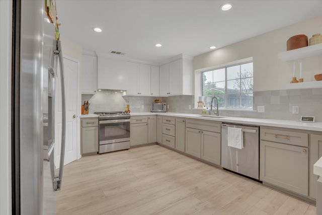 710 Vermeulen Dr, Ripon, CA 95366