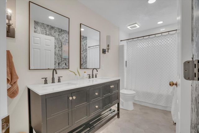 710 Vermeulen Dr, Ripon, CA 95366