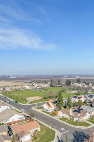 710 Vermeulen Dr, Ripon, CA 95366